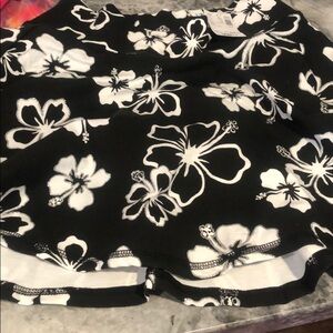 Justice Chic Black & White Hibiscus Print Skort. 🌺 NWT size 12